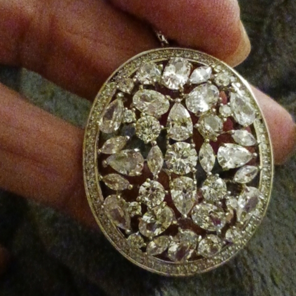 Jewelry - - Large Bella Luce, diamond simulant, 925 silver pendant and chain!